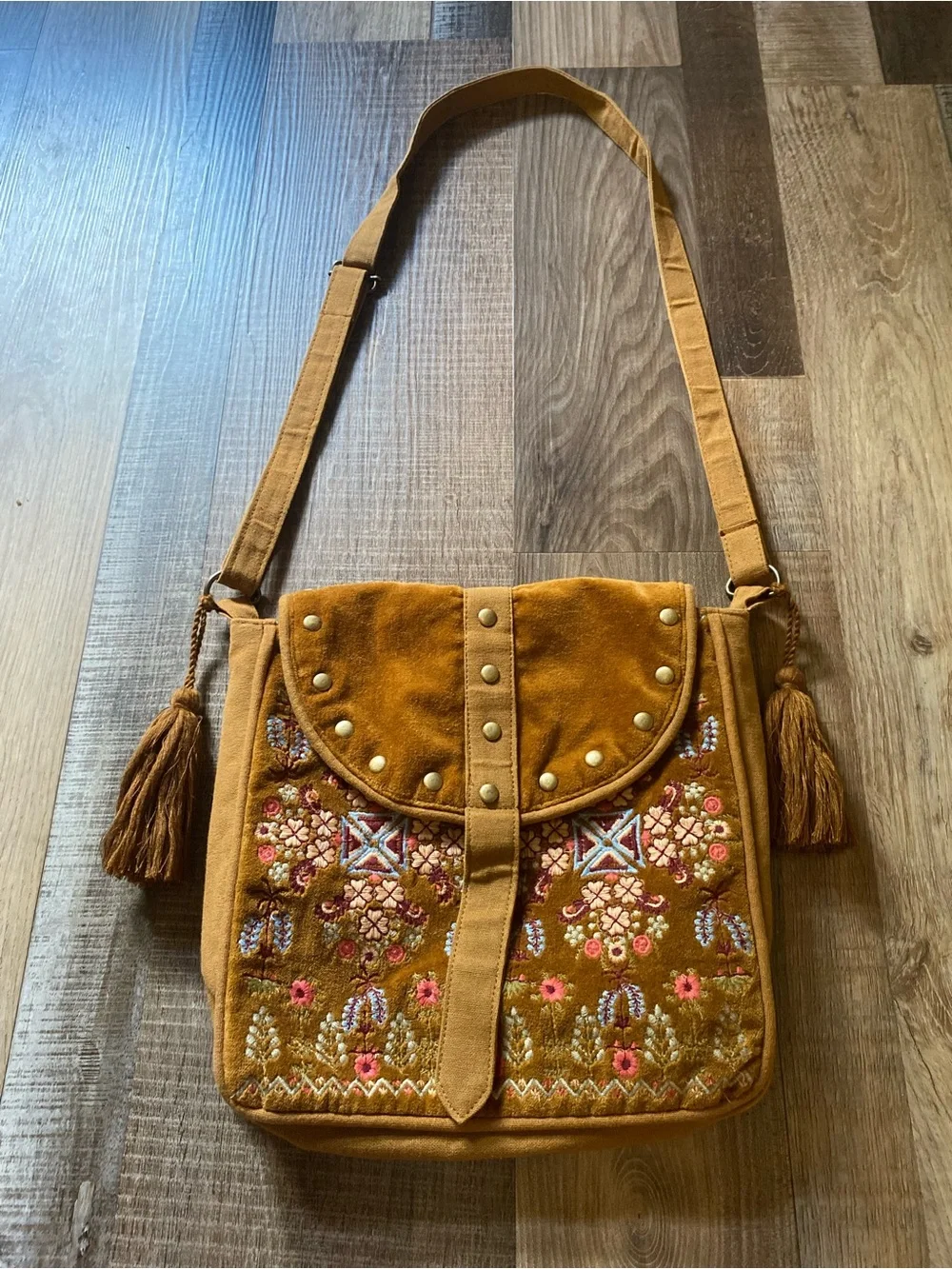 Source Unknown Brown Floral Embroidered Tassel Crossbody Bag